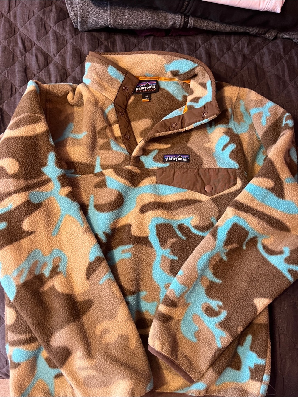 Patagonia Men’s Brown & Aqua Camo Zip-Up Fleece